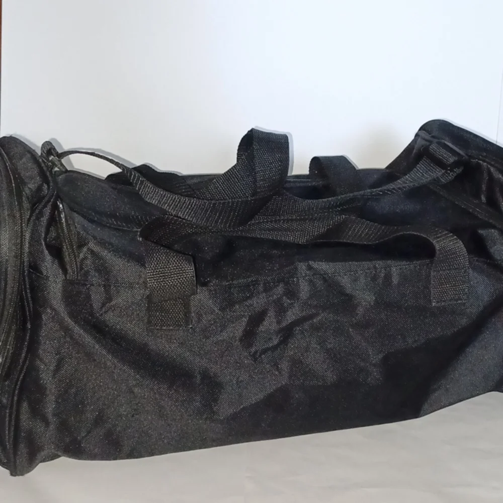Reebok duffel bag black and gray gym bag 19